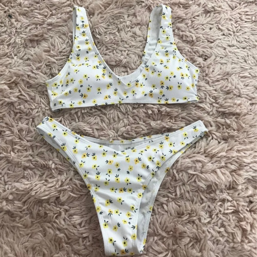 Bikini Set - Picture 2 of 2